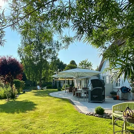 Bosbuell Huus Apartament *